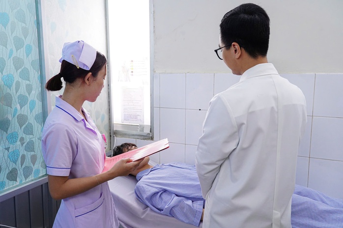 Nhiều nam giới t&igrave;m thuốc tr&ocirc;i nổi cải thiện &ldquo;bản lĩnh&rdquo; đ&agrave;n &ocirc;ng thay v&igrave; t&igrave;m đến b&aacute;c sĩ - Ảnh 1.