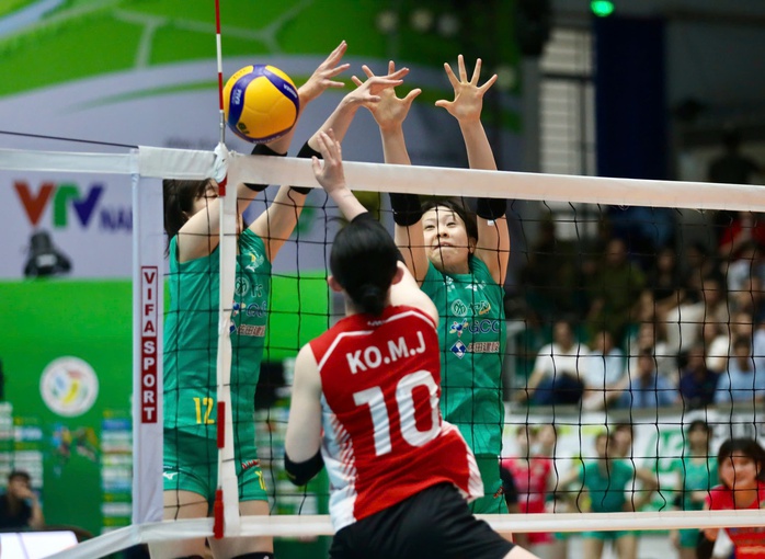 LPBank Ninh Bình giành vé bán kết cuối Cúp bóng chuyền VTV9 – Bình Điền 2026 - Ảnh 2.