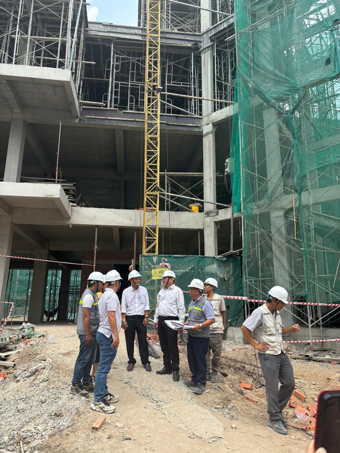 Sở GD-ĐT TPHCM n&oacute;i về "điểm n&oacute;ng" thiếu hụt trường lớp v&agrave; gi&aacute;o vi&ecirc;n  - Ảnh 1.