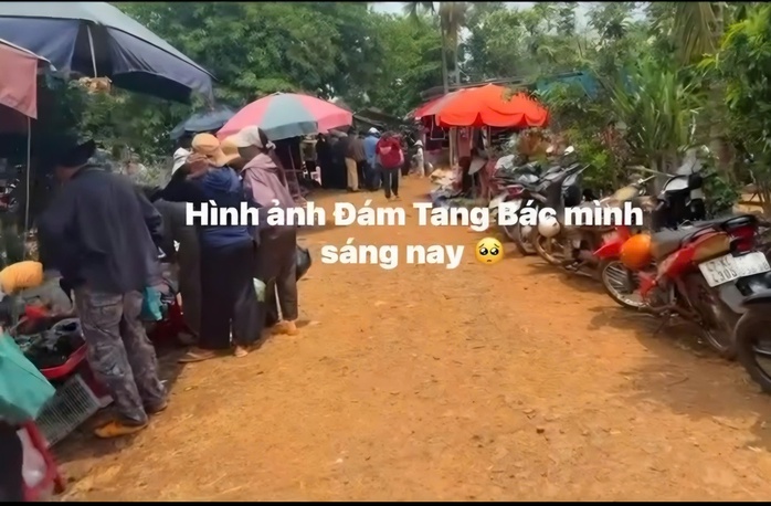 Chợ ma chay tại đ&aacute;m ma ở Đắk Lắk: Hiện tượng g&acirc;y tranh c&atilde;i 2026 - Ảnh 1.