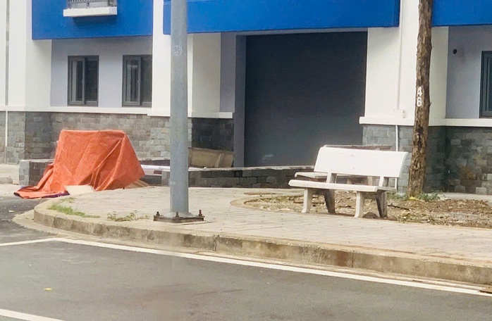Điều tra vụ nữ sinh rơi lầu tử vong trong Đại học Quốc gia TPHCM - Ảnh 1.