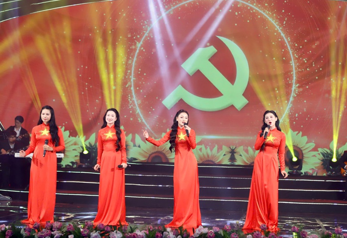 "S&aacute;ng m&atilde;i t&ecirc;n Người" lan tỏa niềm tự h&agrave;o d&acirc;n tộc - Ảnh 3.