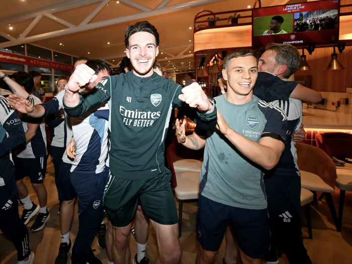 22 năm chờ đợi, Arsenal chính thức vô địch Premier League - Ảnh 3.