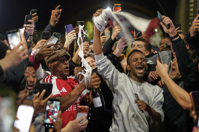 22 năm chờ đợi, Arsenal chính thức vô địch Premier League - Ảnh 7.