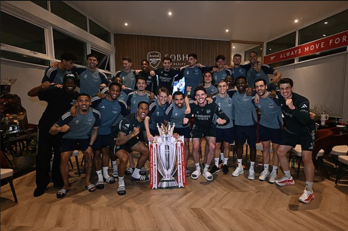 22 năm chờ đợi, Arsenal chính thức vô địch Premier League - Ảnh 2.