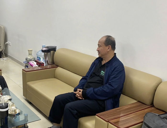 Trưởng khoa Dược Trần Phi H&ugrave;ng bị bắt v&igrave; bu&ocirc;n lậu caffeine quy m&ocirc; lớn - Ảnh 1.