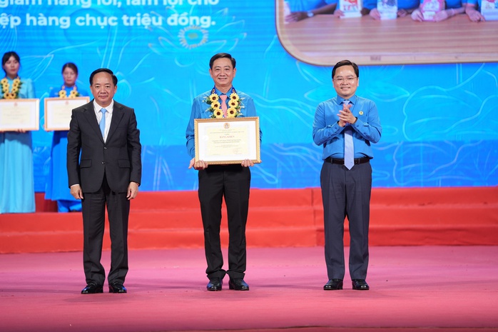 7 gương sáng Công đoàn TPHCM được tôn vinh điển hình học Bác - Ảnh 1.