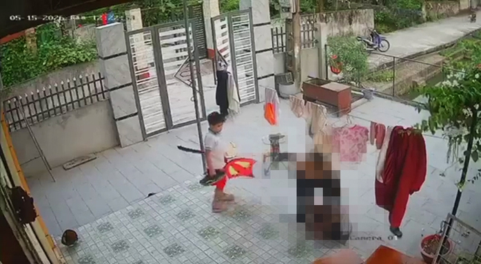 Cháu bé 11 tuổi bị đánh dã man ở Hưng Yên vì nghi lấy diều của bạn - Ảnh 2. Cháu bé 11 tuổi bị đánh dã man ở Hưng Yên vì nghi lấy diều của bạn - Ảnh 2.