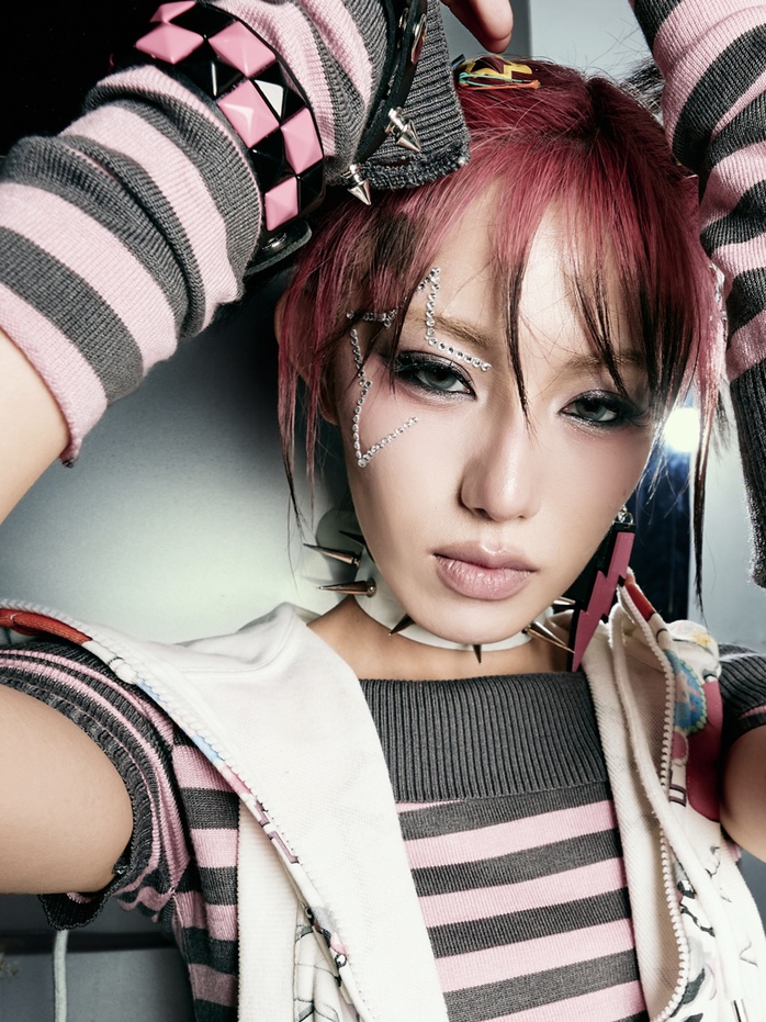 m t&uacute; trở lại với "N&oacute;i em đi&ecirc;n" kết hợp c&ugrave;ng rapper Liu Grace  - Ảnh 2.