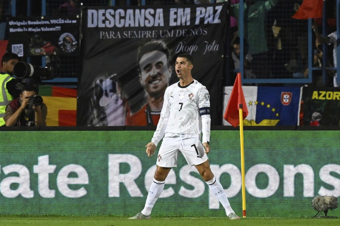 Ronaldo sẵn sàng cho kỳ World Cup cuối cùng - Ảnh 1.