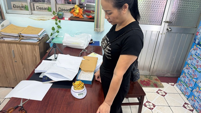 Công an TPHCM vạch trần mánh khoé của "tập đoàn" buôn lậu vàng 9999 - Ảnh 1.