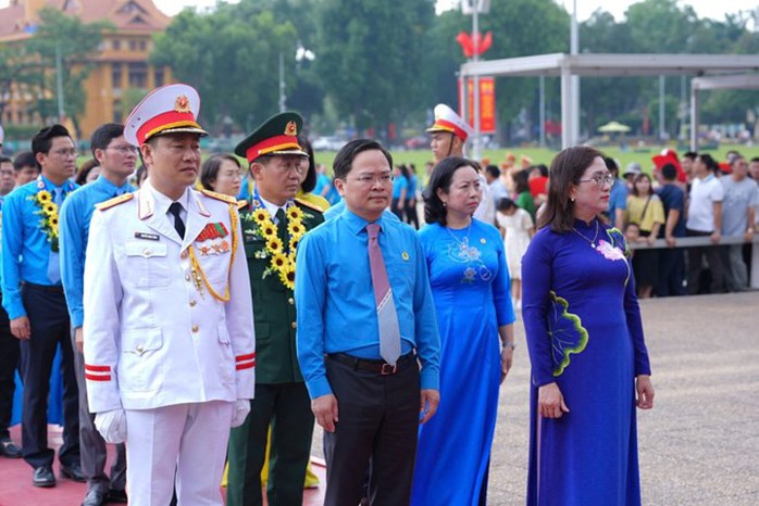 Tuyên dương các điển hình tiêu biểu trong học tập và làm theo tư tưởng, đạo đức, phong cách Hồ Chí Minh - Ảnh 2.