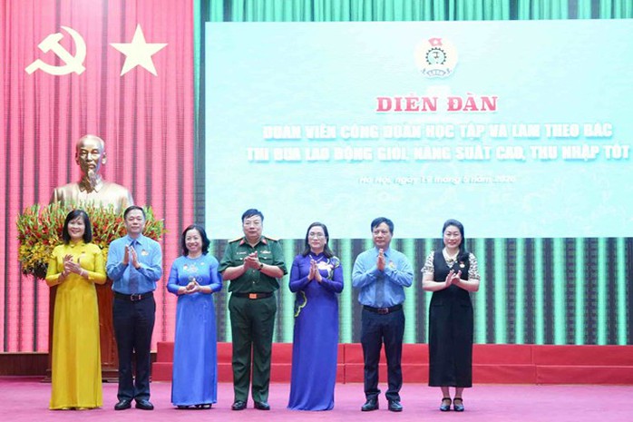 Hướng mọi hoạt động về cơ sở, lấy đo&agrave;n vi&ecirc;n, người lao động l&agrave;m trung t&acirc;m - Ảnh 1.