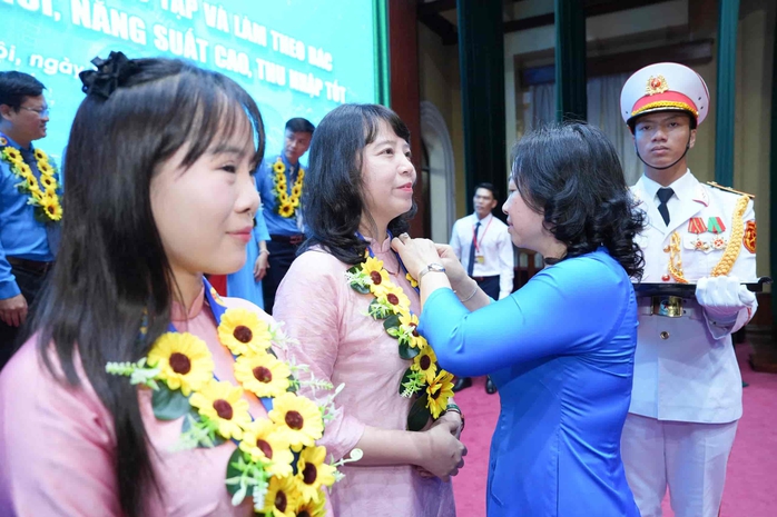 Hướng mọi hoạt động về cơ sở, lấy đo&agrave;n vi&ecirc;n, người lao động l&agrave;m trung t&acirc;m - Ảnh 3.
