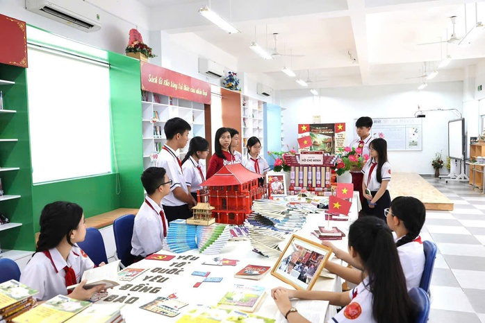 TPHCM: Phường X&oacute;m Chiếu c&ocirc;ng bố kế hoạch tuyển sinh đầu cấp, trong đ&oacute; c&oacute; Trường THCS V&acirc;n Đồn - Ảnh 1.