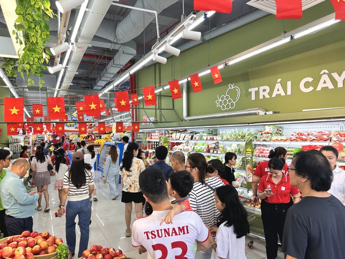 Xu hướng mua sắm dịp lễ 30 - 4 v&agrave; 1 - 5: Sức mua tăng mạnh tại si&ecirc;u thị - Ảnh 1.