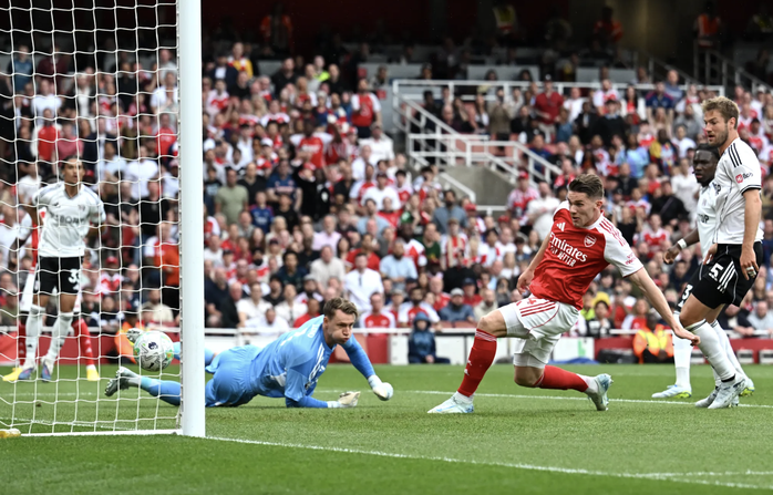 Bukayo Saka b&ugrave;ng nổ trận derby, Arsenal đ&egrave; bẹp Fulham ở London - Ảnh 2.