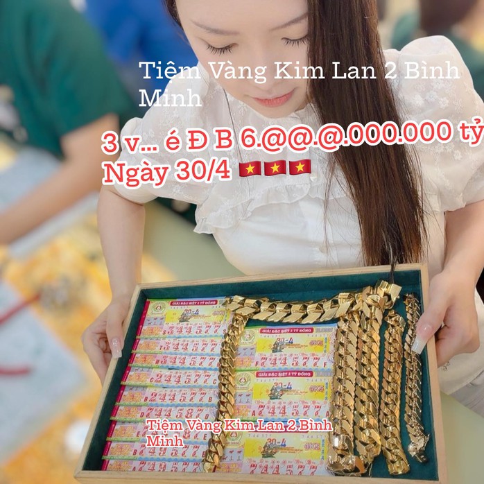 Tr&uacute;ng xổ số miền Nam dịp lễ 30-4 v&agrave; 1-5, nhiều người nhận tiền lẫn đổi v&agrave;ng - Ảnh 1.
