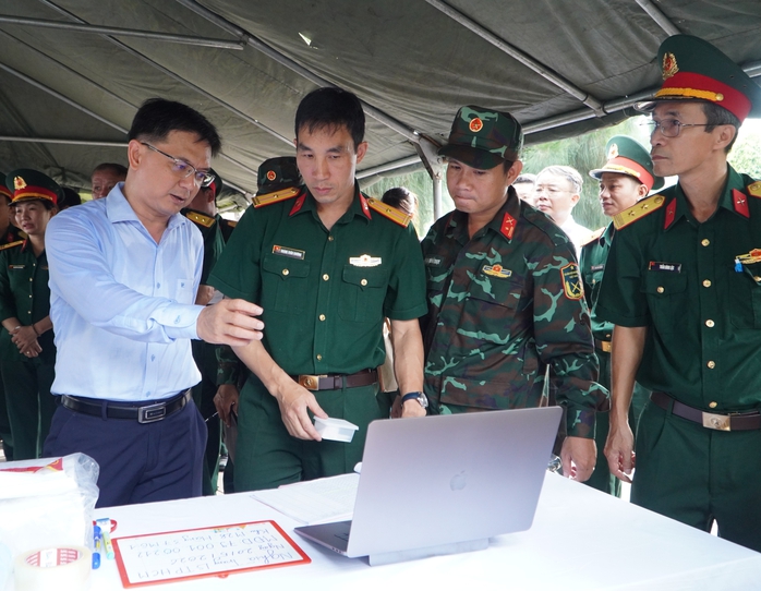 Nghệ sĩ Long Nhật v&agrave; Sơn Ngọc Minh bị bắt tại TPHCM trong vụ &aacute;n ma t&uacute;y - Ảnh 2.