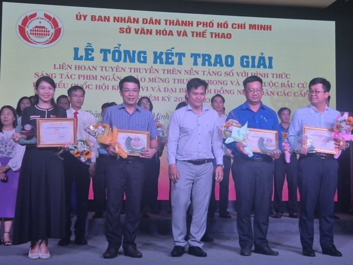 "Niềm tin" thắng lớn s&aacute;ng t&aacute;c phim ngắn tuy&ecirc;n truyền bầu cử - Ảnh 7.
