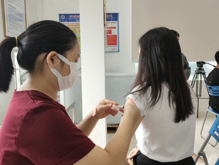 Vắc-xin HPV ch&iacute;nh thức được đưa v&agrave;o danh mục ti&ecirc;m chủng bắt buộc   Đưa HPV v&agrave;o danh mục ti&ecirc;m chủng bắt buộc từ 1/7/2026 - Ảnh 2.