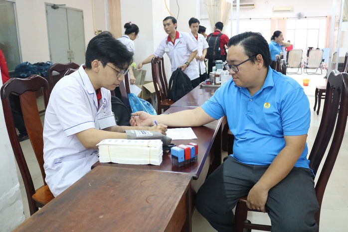 500 đoàn viên, người lao động tham gia ngày hội hiến máu ở Cần Thơ - Ảnh 3.