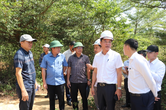 L&atilde;nh đạo Đ&agrave; Nẵng th&aacute;o gỡ vướng mắc dự &aacute;n ng&agrave;n tỉ khu vực ph&iacute;a Nam 2026 - Ảnh 2.