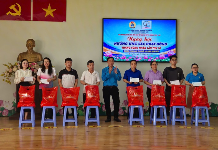 TPHCM: C&ocirc;ng đo&agrave;n phường Bảy Hiền cảm ơn người lao động  - Ảnh 3.