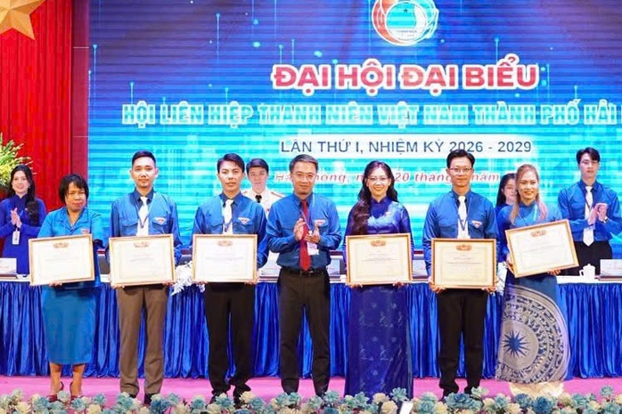 Phạm Duy Kh&aacute;nh được bổ nhiệm Ph&oacute; chủ tịch Hội Li&ecirc;n hiệp Thanh ni&ecirc;n Việt Nam TP Hải Ph&ograve;ng  - Ảnh 2.