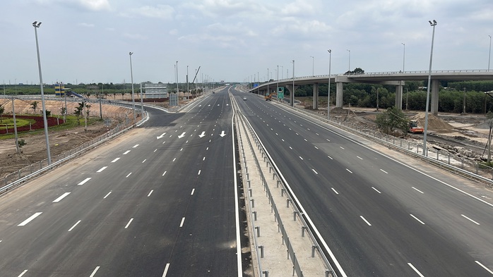 Tháo gỡ 'điểm nghẽn' để cho dòng xe từ TPHCM thuận tiện vào cao tốc Biên Hoà-Vũng Tàu - Ảnh 1.