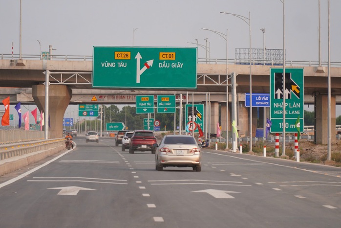 Tháo gỡ 'điểm nghẽn' để cho dòng xe từ TPHCM thuận tiện vào cao tốc Biên Hoà-Vũng Tàu - Ảnh 4.