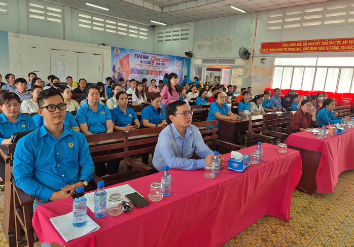 TPHCM: C&ocirc;ng đo&agrave;n phường Bảy Hiền cảm ơn người lao động  - Ảnh 1.