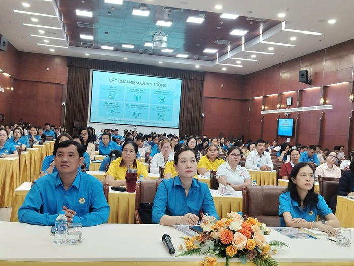 C&ocirc;ng t&aacute;c d&acirc;n số t&aacute;c động đến sức khỏe, t&acirc;m l&yacute; v&agrave; năng suất lao động - Ảnh 1.