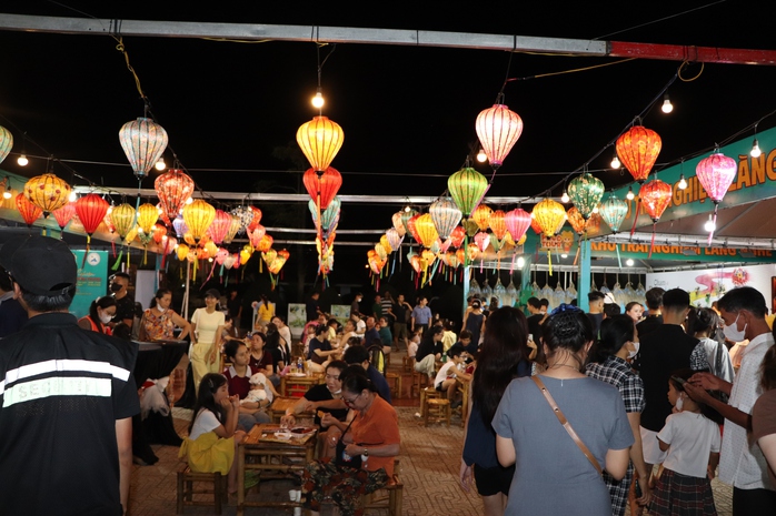 H&agrave;ng ng&agrave;n người tham gia lễ hội ẩm thực Đ&agrave; Nẵng Food 2026 đầu ti&ecirc;n tại miền Nam - Ảnh 2.