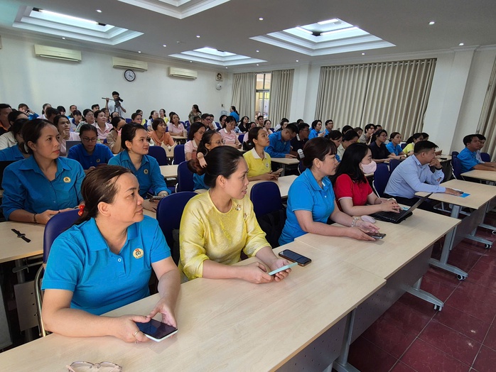 LĐLĐ TPHCM khai mạc H&ocirc;̣i thi trực tuy&ecirc;́n "Tự hào giai c&acirc;́p c&ocirc;ng nh&acirc;n, C&ocirc;ng đoàn vững mạnh" - Ảnh 1.