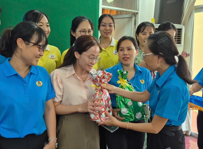 LĐLĐ TPHCM khai mạc H&ocirc;̣i thi trực tuy&ecirc;́n "Tự hào giai c&acirc;́p c&ocirc;ng nh&acirc;n, C&ocirc;ng đoàn vững mạnh" - Ảnh 6.