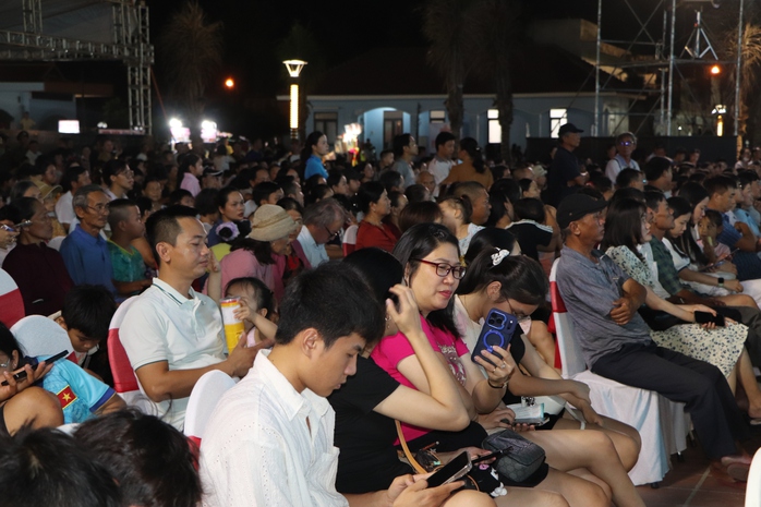 H&agrave;ng ng&agrave;n người tham gia lễ hội ẩm thực Đ&agrave; Nẵng Food 2026 đầu ti&ecirc;n tại miền Nam - Ảnh 12.