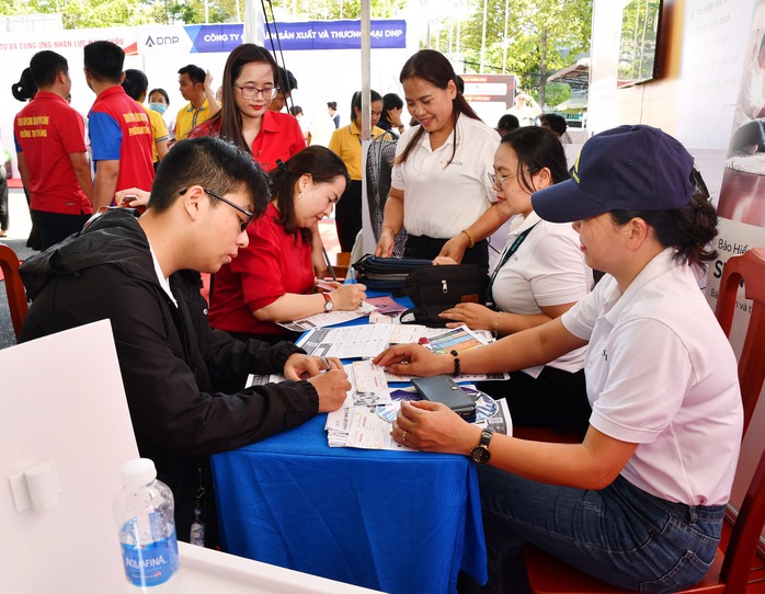 Hơn 60 doanh nghiệp tham gia ngày hội việc làm tại TP HCM - Ảnh 1.