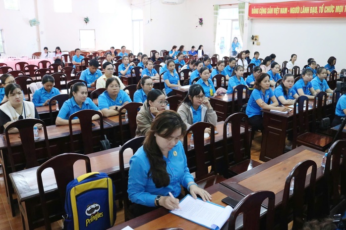Cần Thơ: Tổ chức hội thảo gi&uacute;p nữ đo&agrave;n vi&ecirc;n thay đổi c&aacute;ch nh&igrave;n về chăm s&oacute;c sức khỏe - Ảnh 2.