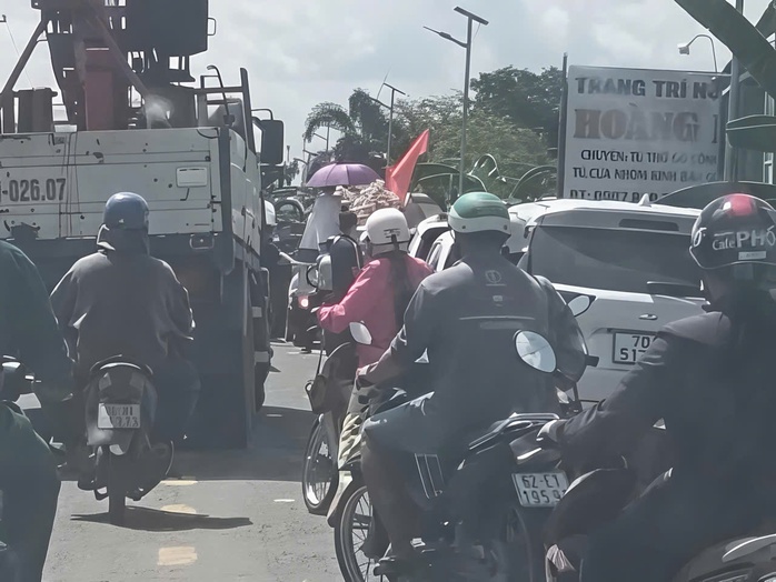 Vụ 3 người bị s&aacute;t hại ở T&acirc;y Ninh: Tiếng kh&oacute;c x&eacute; l&ograve;ng b&ecirc;n 3 cỗ quan t&agrave;i - Ảnh 1.