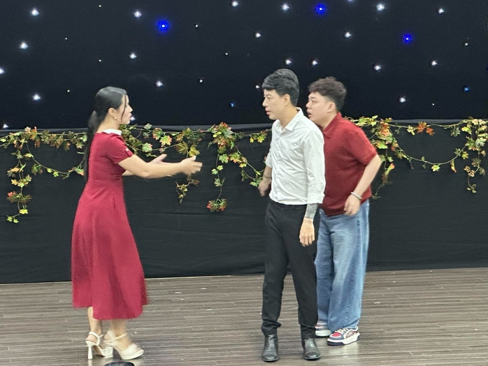 Ngọc Duy&ecirc;n, Bảo Ch&acirc;u, C&ocirc;ng Hiển x&uacute;c động tham gia dự &aacute;n "H&agrave;o quang trong b&oacute;ng tối" - Ảnh 3.