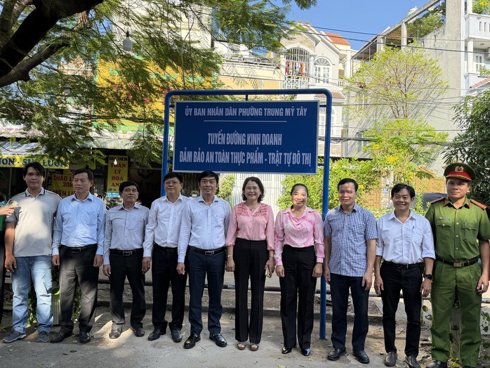 Ra mắt mô hình tuyến đường kinh doanh an toàn ở TPHCM - Ảnh 1.