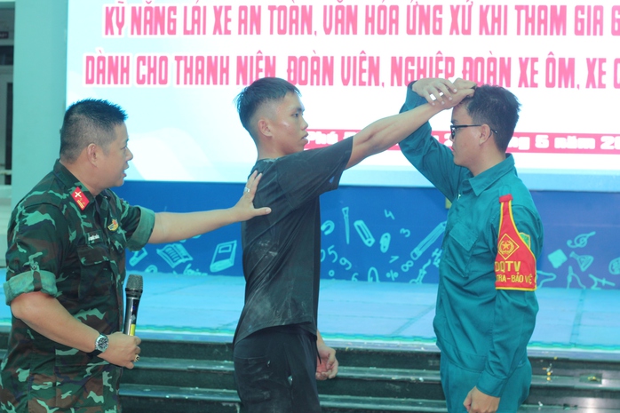 Đa dạng các hoạt động hỗ trợ người lao động - Ảnh 2.