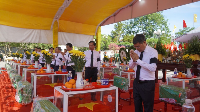 Thủ tướng L&ecirc; Minh Hưng dự lễ truy điệu 28 h&agrave;i cốt liệt sĩ tại Quảng Trị - Ảnh 4.