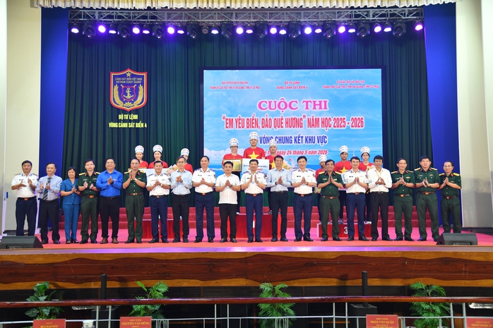 Đội thi của tỉnh Cà Mau đoạt giải nhất cuộc thi "Em yêu biển, đảo quê hương" - Ảnh 9.