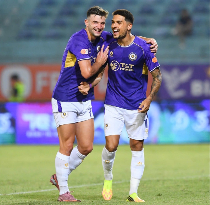 Hoàng Hên ghi bàn và kiến tạo giúp Hà Nội FC trở lại Top 3 V-League - Ảnh 6.
