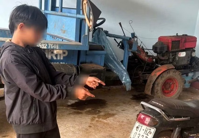 Thiếu tiền xài, 3 thiếu niên giật 1,5 triệu đồng của người khuyết tật - Ảnh 1. Thiếu tiền xài, 3 thiếu niên giật 1,5 triệu đồng của người khuyết tật - Ảnh 1.