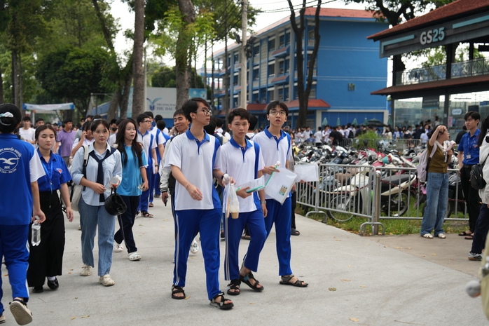 Hơn 4.600 th&iacute; sinh dự thi đ&aacute;nh gi&aacute; năng lực tại Trường ĐH Thủ Dầu Một - Ảnh 2.