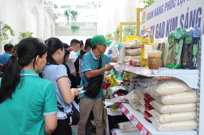 Tập trung chăm lo cho đo&agrave;n vi&ecirc;n- lao động - Ảnh 9.
