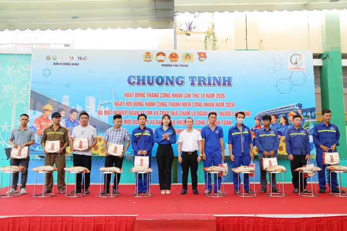 Th&aacute;ng C&ocirc;ng nh&acirc;n diễn ra s&ocirc;i nổi tại khắp phường, x&atilde; ở TPHCM - Ảnh 9.